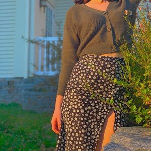 🤍🖤floral H&M slit midi skirt🖤🤍